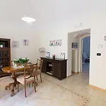 Maria Chiara לינה וארוחת בוקר