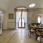 לינה וארוחת בוקר Maria Chiara 3*