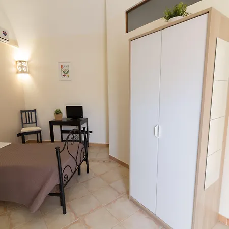 Maria Chiara Bed and Breakfast Toritto