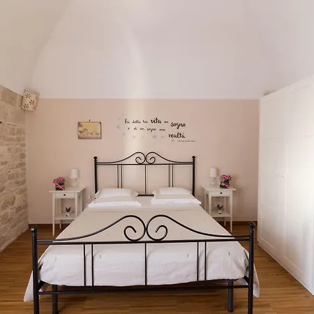 Maria Chiara Bed and Breakfast Toritto