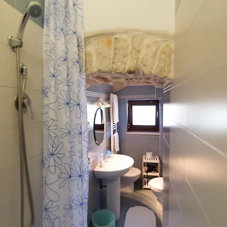 Maria Chiara Bed and Breakfast Toritto