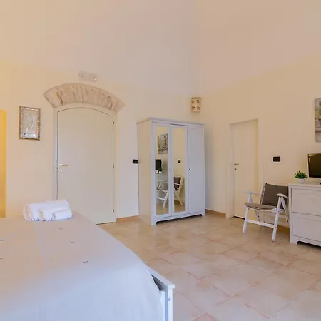Maria Chiara Bed and Breakfast 3*