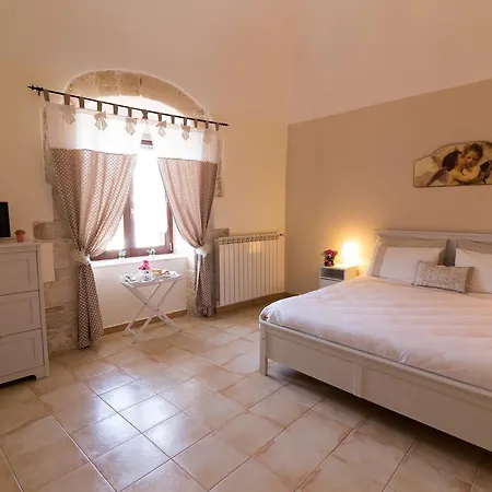 Maria Chiara Bed and Breakfast Toritto